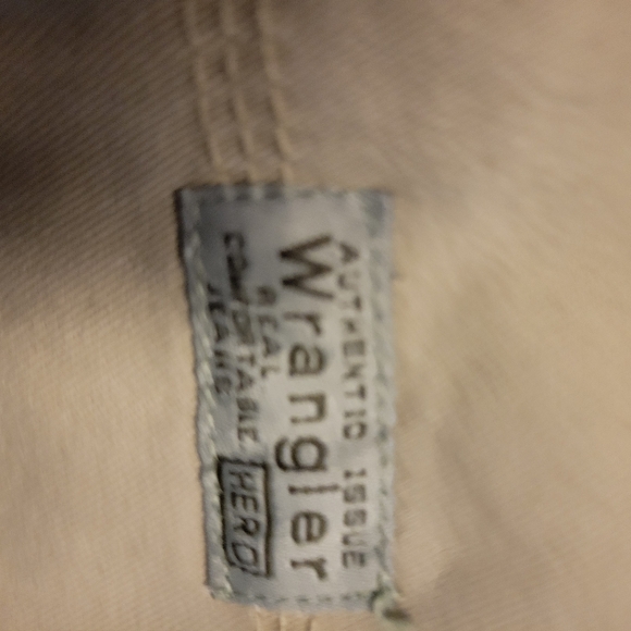 Men's Wranglers Hero - Picture 5 of 9